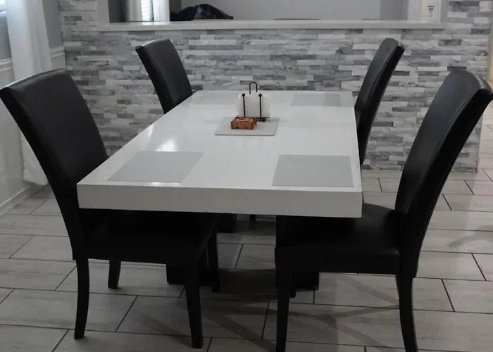 Lovely White Grey 3 Bedrooms Holiday home *