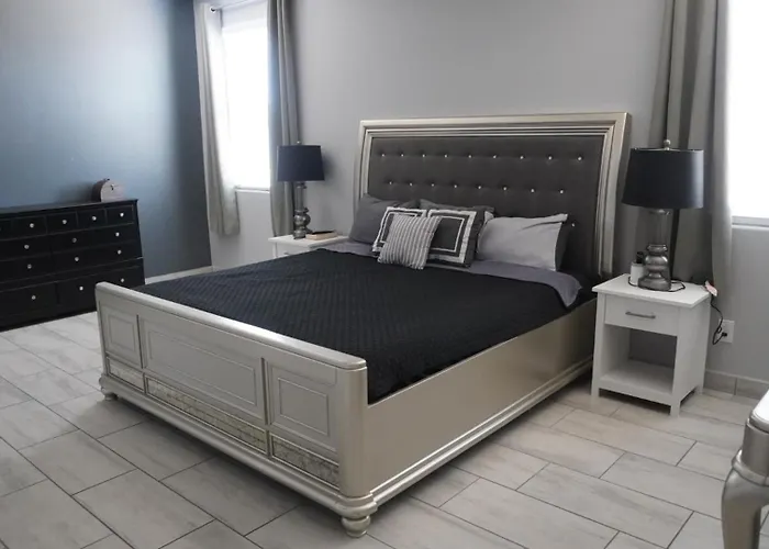 Lovely White Grey 3 Bedrooms Holiday home Buckeye